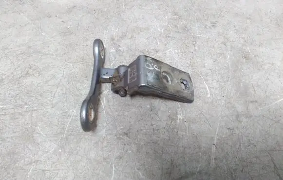 Opel Vectra C Front door lower hinge 2696022