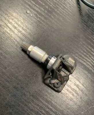BMW 3 G20 G21 Tire pressure sensor 6877936
