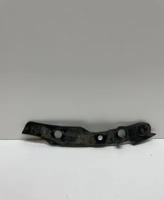 Audi Q7 4M Front bumper mounting bracket 4M0807083