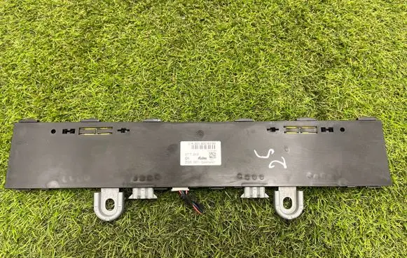 Mercedes-Benz S AMG W221 Aerial antenna amplifier A2218208389