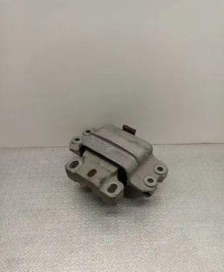Volkswagen Golf V Engine mount bracket 1K0199555