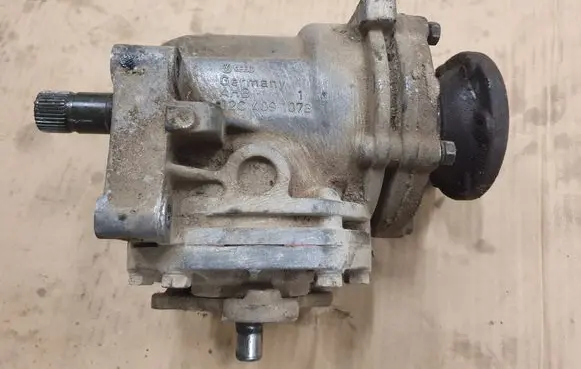 Volkswagen Golf III Gearbox transfer box case 02C409107B VR6 SYNCRO