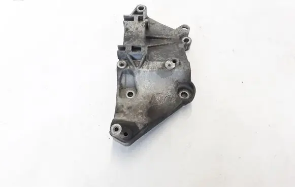 Renault Megane III Generator/alternator bracket 8200100148