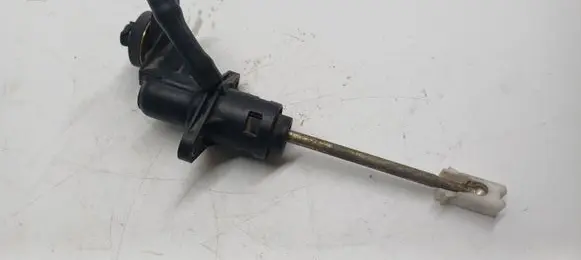 Volkswagen PASSAT B5 Clutch master cylinder 8E2721401