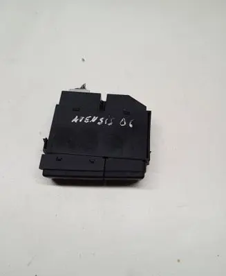 Toyota Avensis T250 Windscreen/window heater switch 8479005110D MS362100144 06W36E