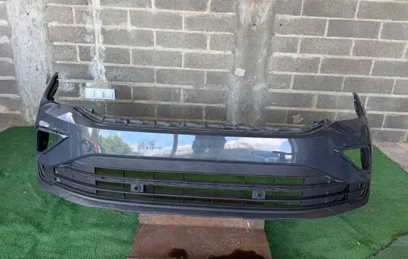 Volkswagen Tiguan Front bumper 5NA807221C