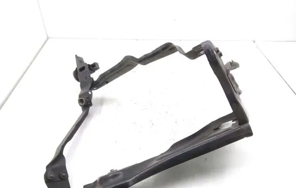 Mercedes-Benz C W204 Headlight/headlamp mounting bracket