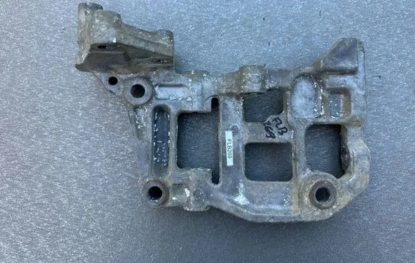 Nissan Patrol Y61 A/C compressor mount bracket 119105S900