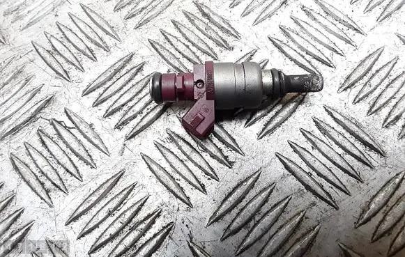 Mercedes-Benz SLK AMG R170 Fuel injector a2710780023