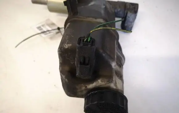 Peugeot 407 Brake fluid reservoir 03350885131
