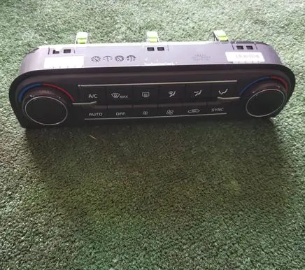 KIA Pro Cee'd III Climate control unit 97250-J7301
