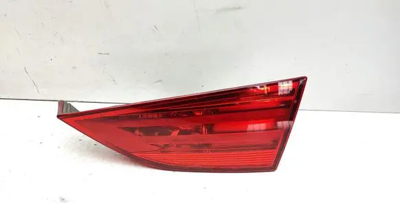 Tailgate rear/tail lights
