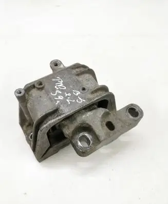 Volkswagen PASSAT B6 Engine mount bracket 1K0199262