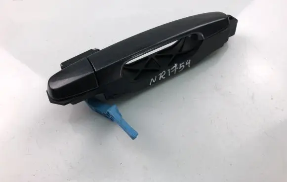 Toyota Auris 150 Front door exterior handle 692110D901