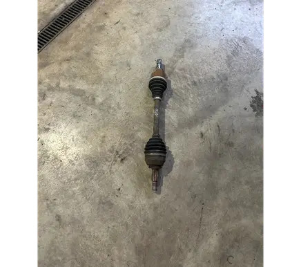 Nissan NV300 Front driveshaft 391018696R