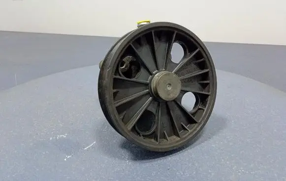 Volvo XC90 Power steering pump 30760531