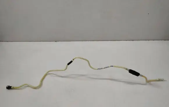 Volkswagen Polo VI Fuel line/pipe/hose 2Q0201997L