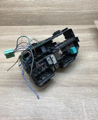 Honda CR-V Fuse module T0AA011 191R1010Y5
