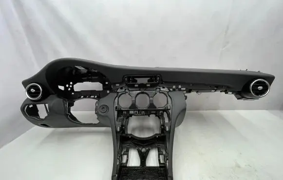 Mercedes-Benz C W205 Dashboard