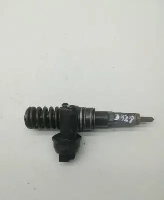 Volkswagen Golf IV Fuel injector 038130073AG