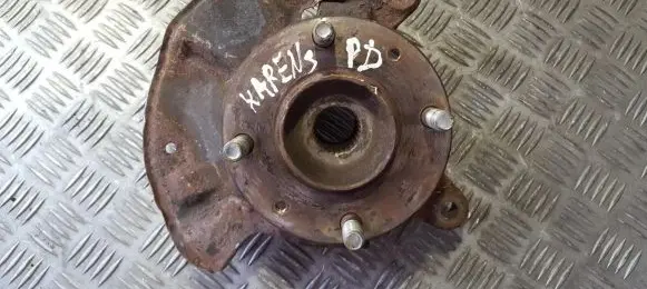 KIA Carens I Front wheel hub