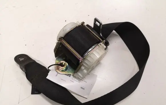 Ford Focus Front seatbelt 4M51A261294