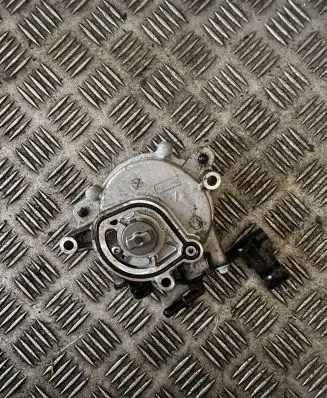 Ford Focus Vacuum pump H6BG2A451AB