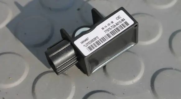 Honda CR-V Airbag deployment crash/impact sensor 77975-T2A-A010-M4 77975T2AA010M4