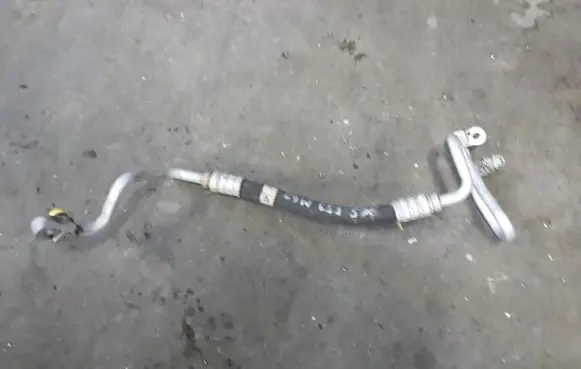 BMW X5 E53 Air conditioning (A/C) pipe/hose 8377081