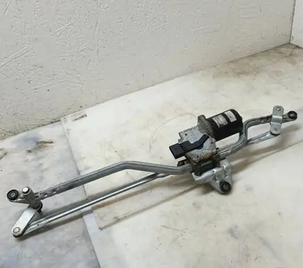 Volkswagen Transporter - Caravelle T5 Front wiper linkage and motor 7E1955113 443122351017 070103VCM2C0158
