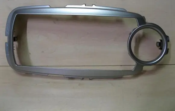 Toyota Yaris Radio/GPS head unit trim 864510D010 I2145