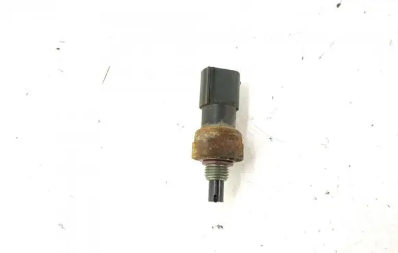 Mercedes-Benz E W211 Air conditioning (A/C) pressure sensor 2038300472 A2038300472