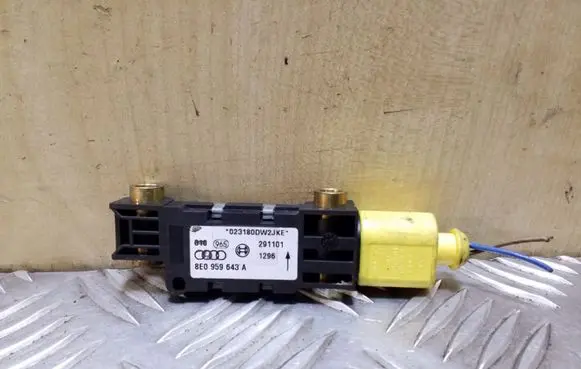 Audi A4 S4 B6 8E 8H Airbag deployment crash/impact sensor 8E0959643A