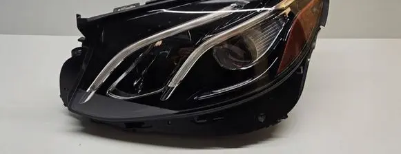 Mercedes-Benz E W213 Headlight/headlamp A2139066901 MB220.n.puszka