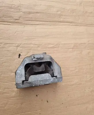 Audi A3 S3 8L Engine mount bracket