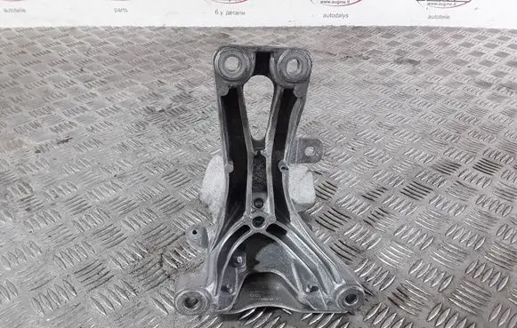 Audi A6 S6 C7 4G Engine mounting bracket 4G00199308E