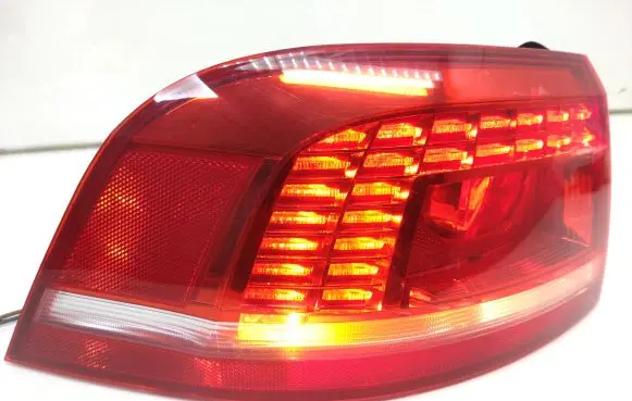 Volkswagen PASSAT B7 Rear/tail lights 3AF945309