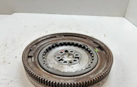 Volkswagen Polo VI Flywheel 04C105266H