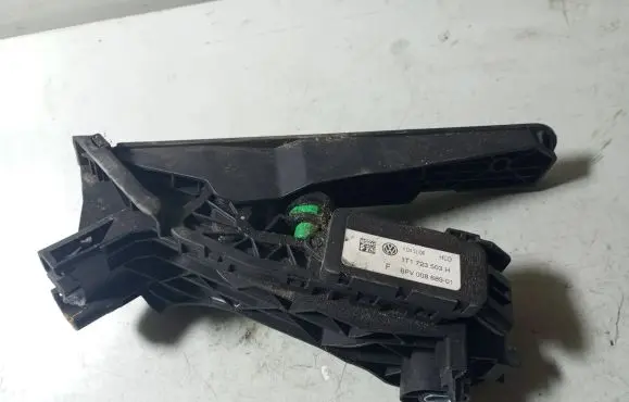 Volkswagen Touran I Accelerator throttle pedal 1T1723503H 6PV00868901