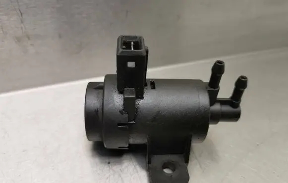 Opel Movano A Turbo solenoid valve 7700113071