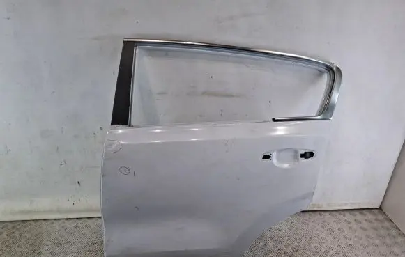 KIA Sportage Rear door