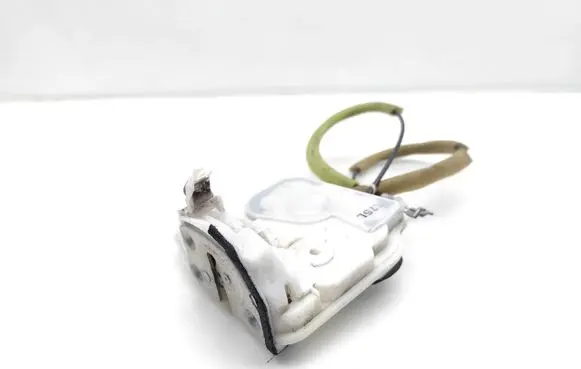 Mazda 6 Front door lock 4F16D0149