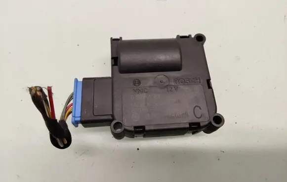 Audi A8 S8 D3 4E Air flap motor/actuator 0132801369