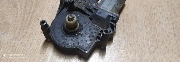 Audi A6 S6 C5 4B Wiper motor 0130821774