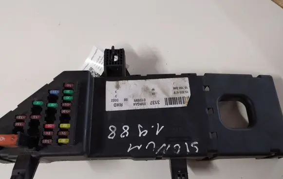 Opel Signum Fuse module 13223678 518897004