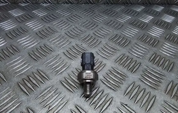 Fuel pressure sensor