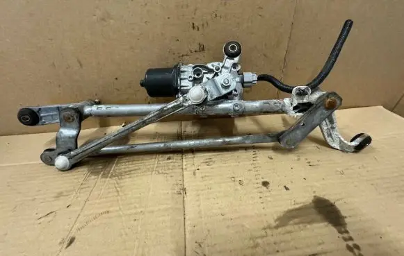 Nissan Leaf I (ZE0) Wiper motor WM07C