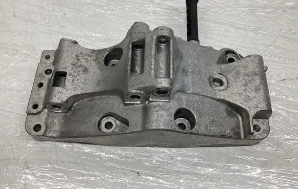BMW 3 F30 F35 F31 Generator/alternator bracket 761925004