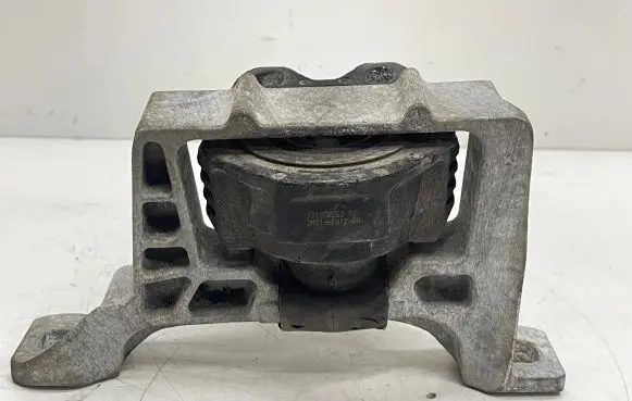 Ford Focus Engine mount bracket 3M516F012BH 131972253
