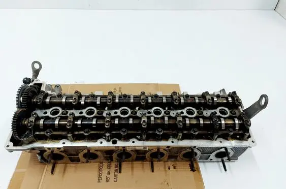 BMW X3 G01 Engine head 8571121